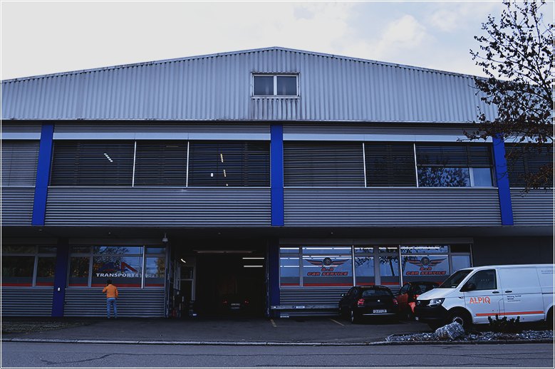 Aussenansicht der Garage RIMAG Automobile an der Riedmattstrasse in Rümlang